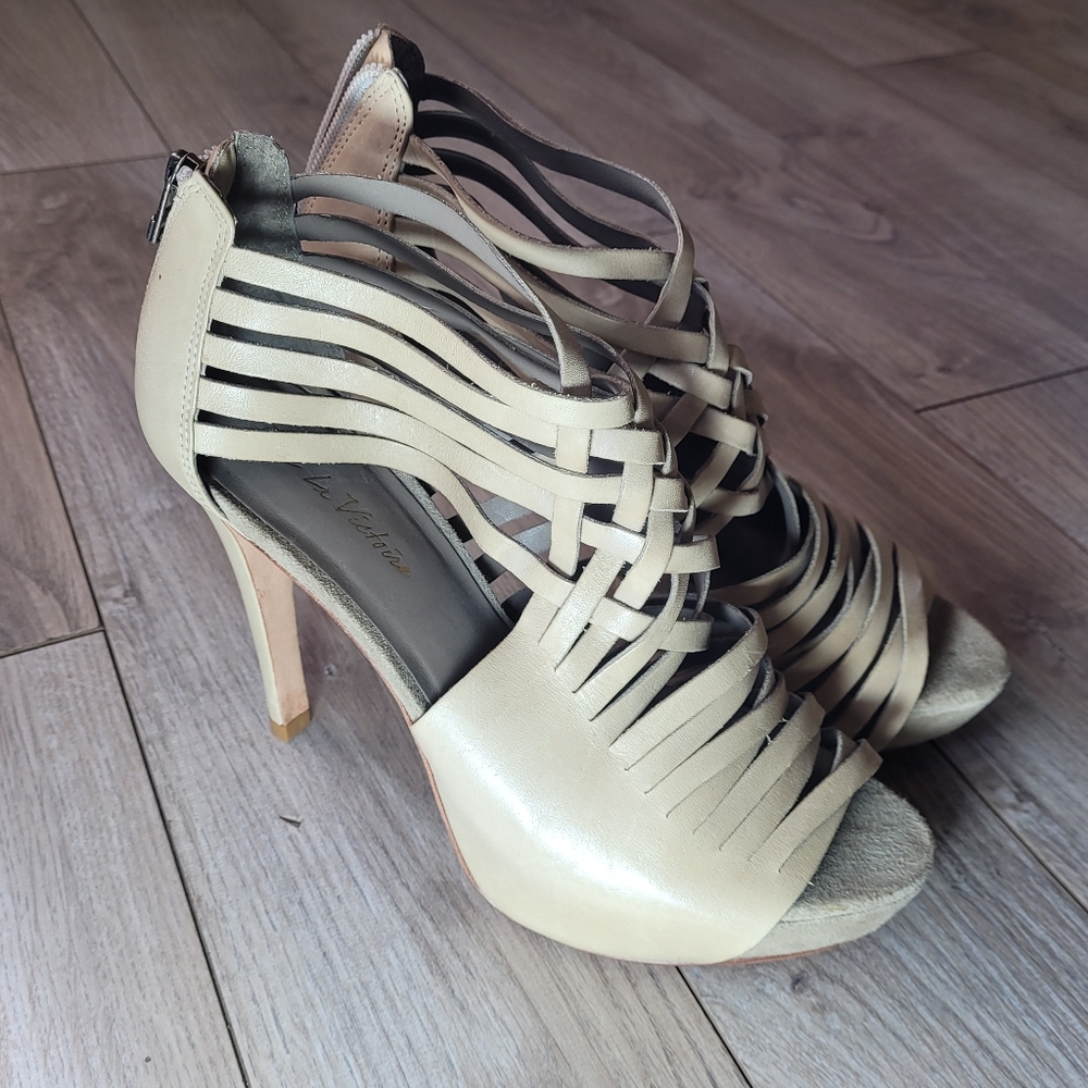 Pour La Victoire Leather Strappy Heels